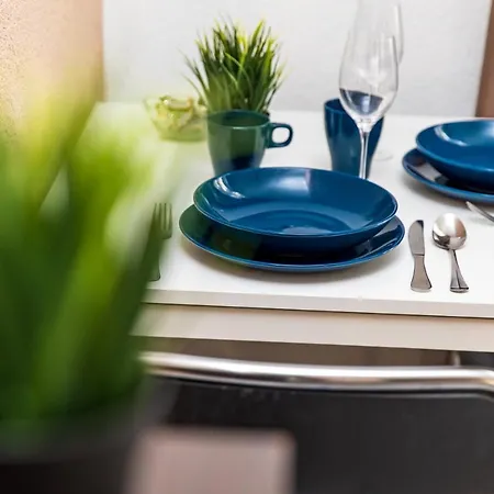 Vasaros Apartamentai 3 *